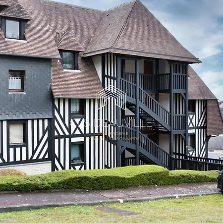 Apartamento L'hippique C.l.s *